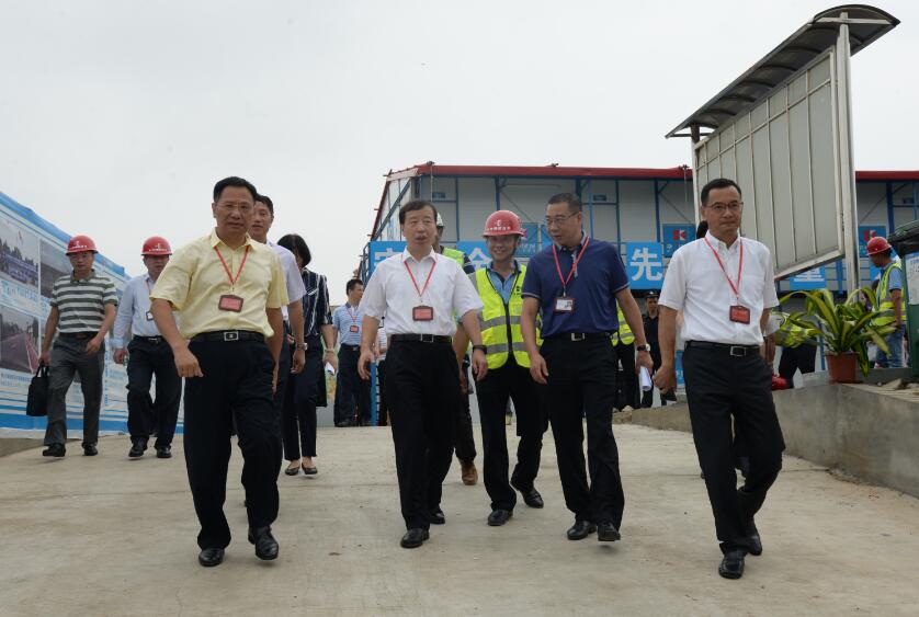 东莞市委副书记、市长肖亚非等领导莅临南城中心小学分校（雅园小学）项目部指导工作