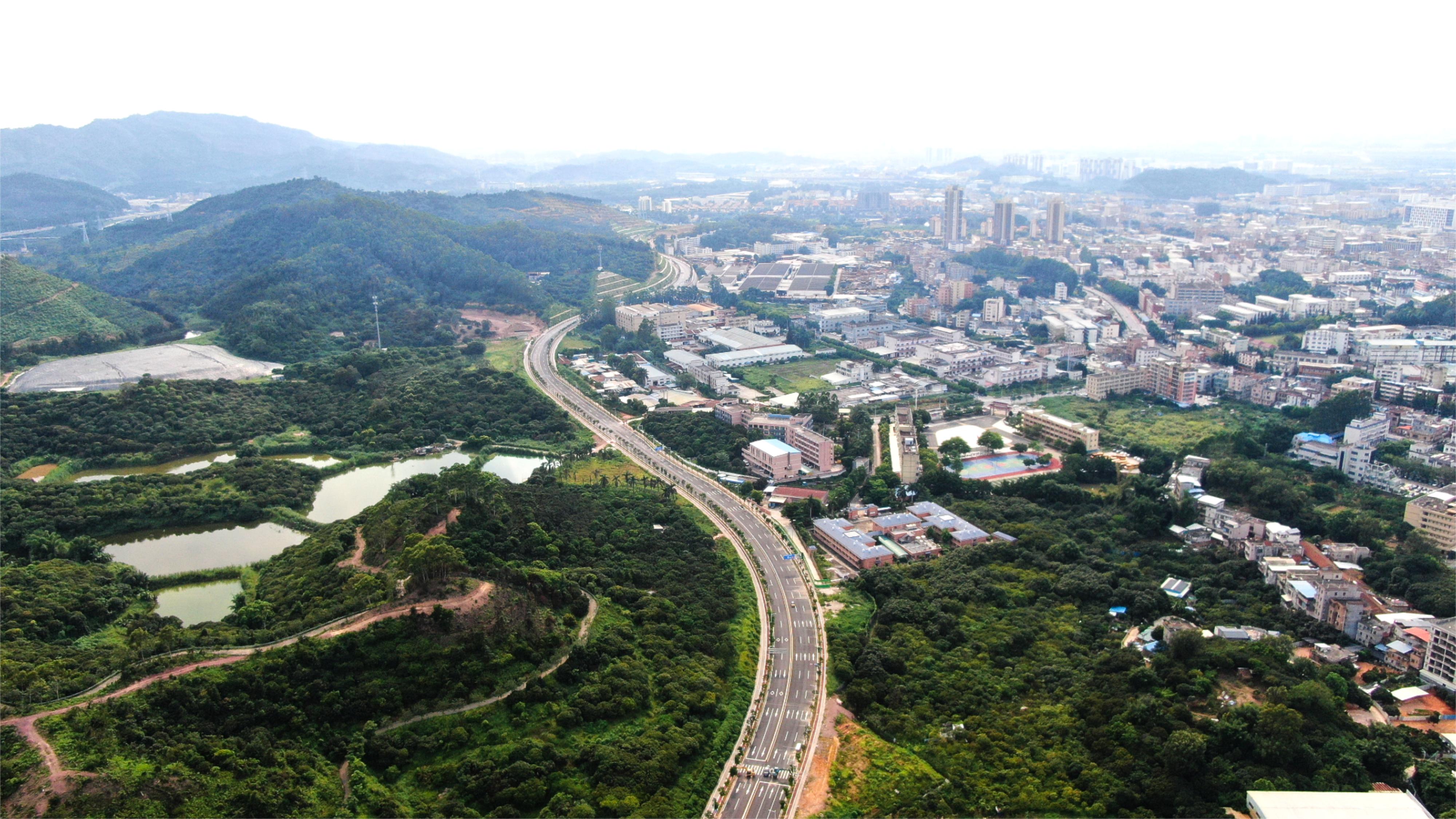 今天上午，华坤承建的谢岗环城路二期正式通车！